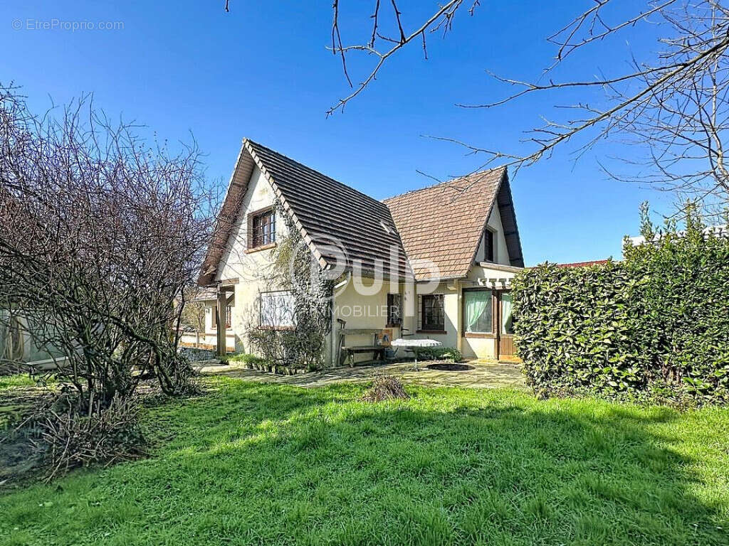 Maison à REGNAUVILLE