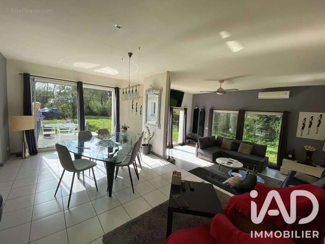 Maison 130 m² à Talmont-Saint-Hilaire  - photo 2