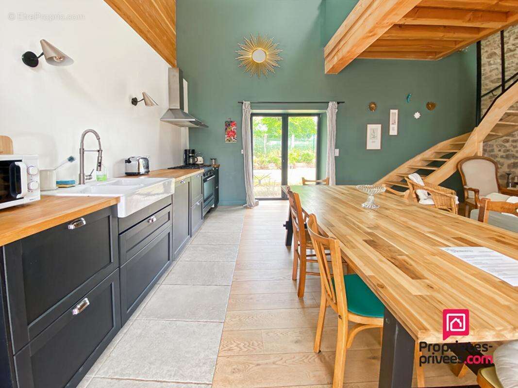 Maison à VAULT-DE-LUGNY