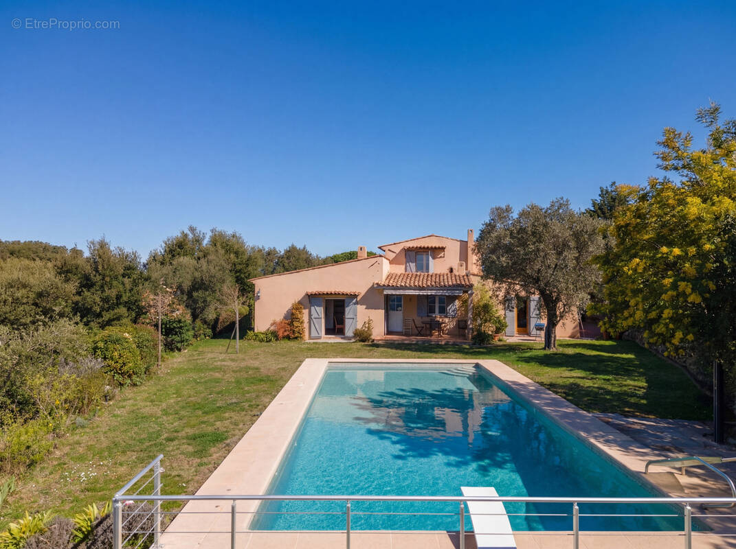 Maison à MANDELIEU-LA-NAPOULE