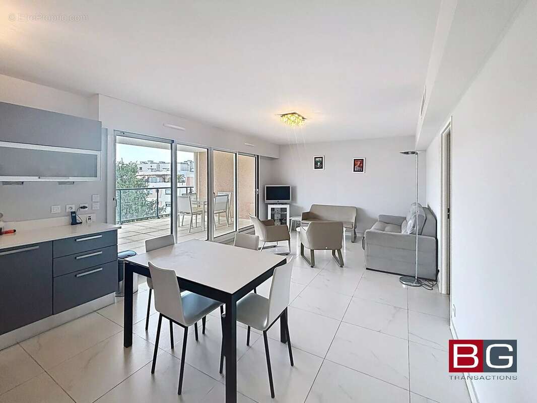 Magnifique 3 pièces dernier étage + terrasse de 35 m² - photo 3