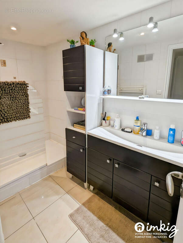 Rare Écusson : 61m² + Terrasse - photo 9