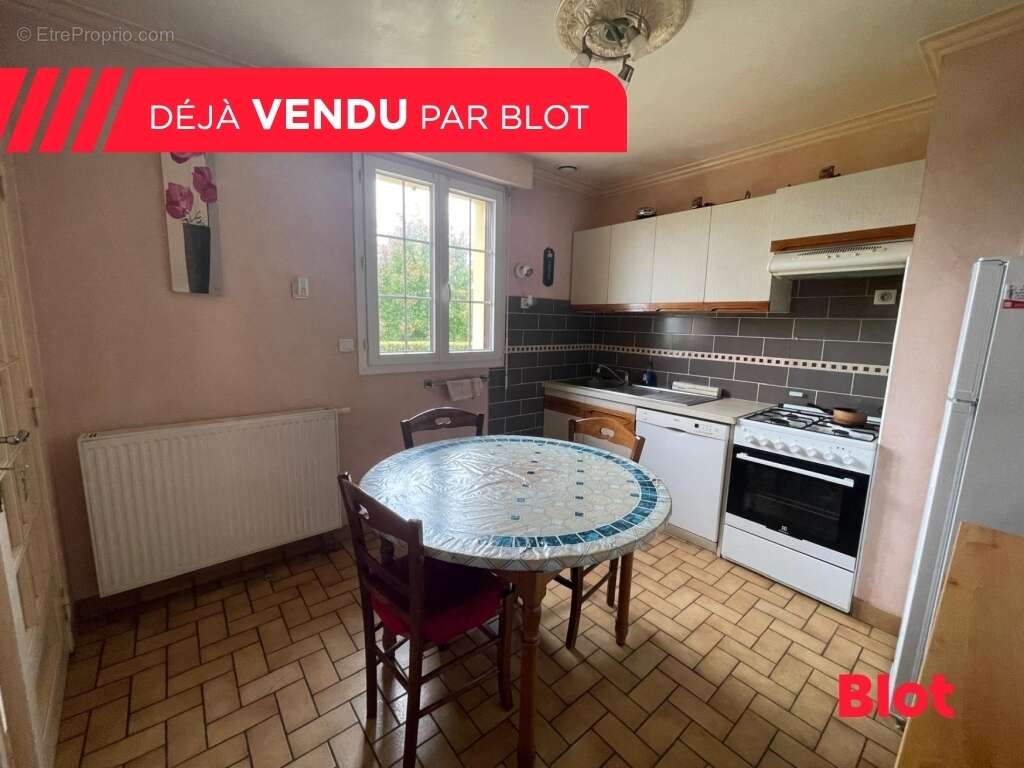 Maison à ARGENTRE-DU-PLESSIS