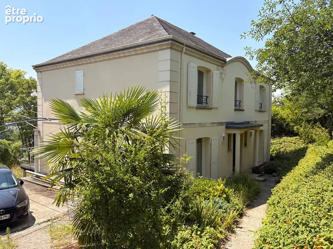 Photo Maison à Vaux-Sur-Seine au prix de 598 000€
