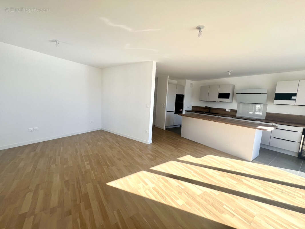 Appartement  4 pièce(s) 89 m2 terrasse de 17 m2 ascenseur - photo 2