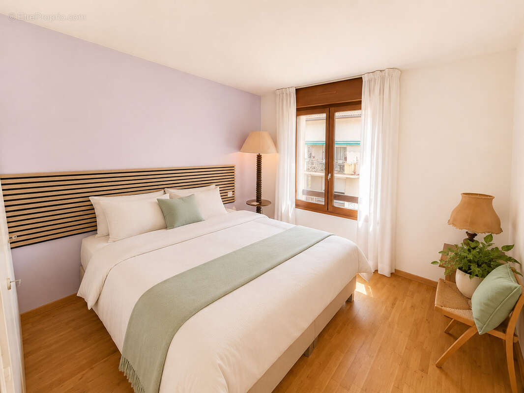 Appartement à BONNE