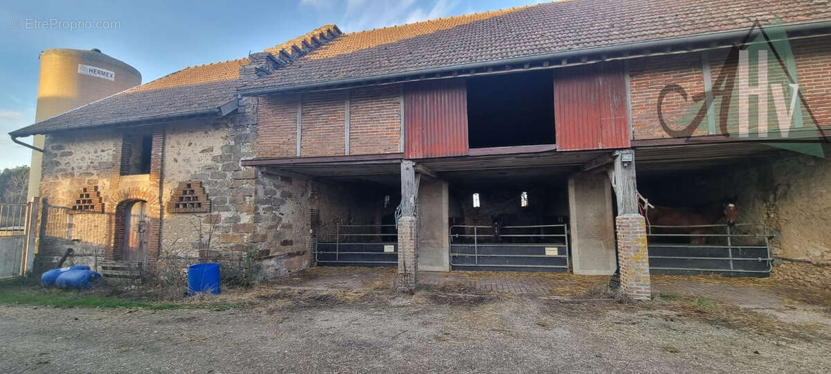 Maison à BOUCHY-SAINT-GENEST
