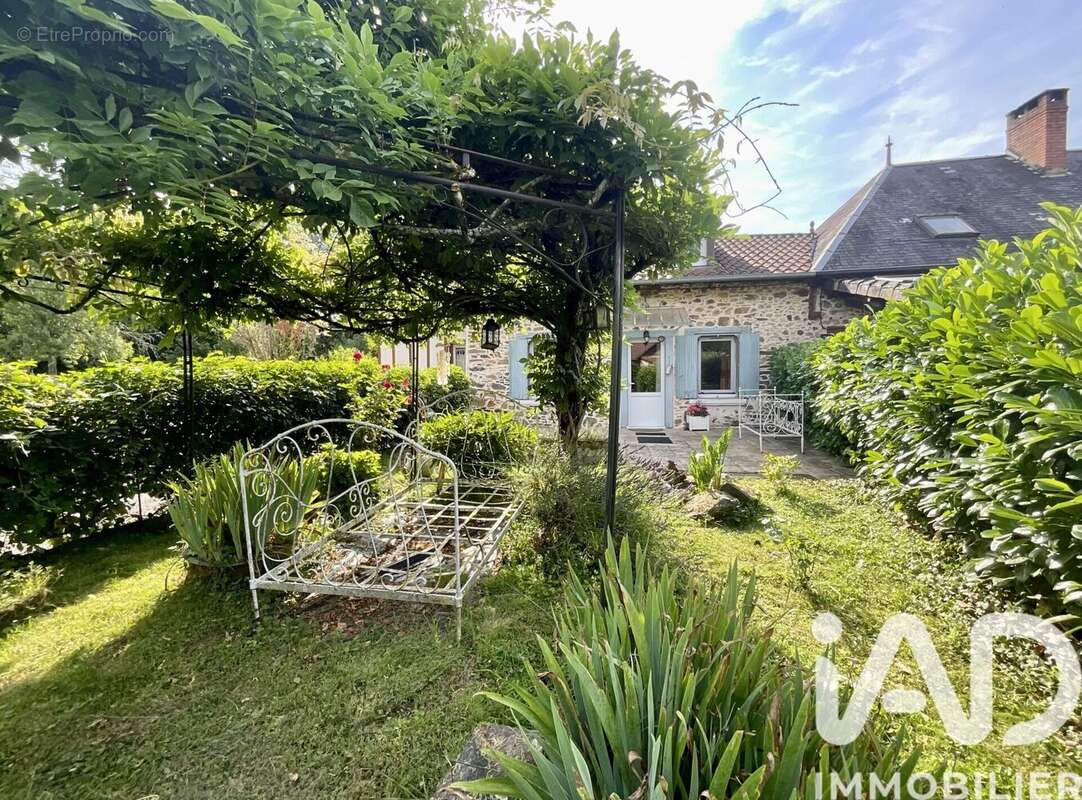 Maison 50 m² à Saint-Genest-Sur-Roselle  - photo 2