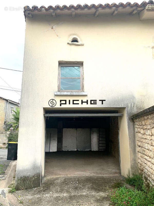 Maison à SAINT-AMANT-DE-BOIXE