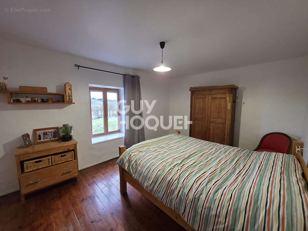 Maison à SAINT-MARTIN-LESTRA