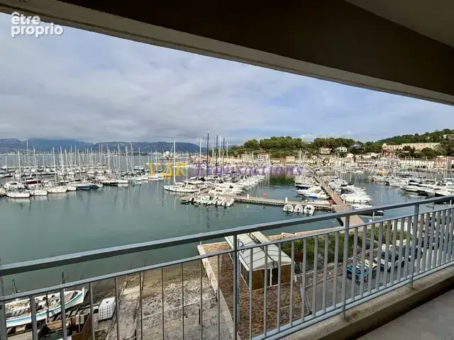 Pleine vue sur le port - Dernier étage - ascenseur- Immeuble et appartement Rénovation totale - - photo 4