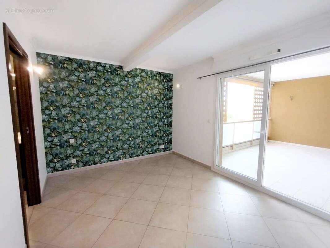 Beau f3 vue mer- centre st-aygulf + gge - photo 11