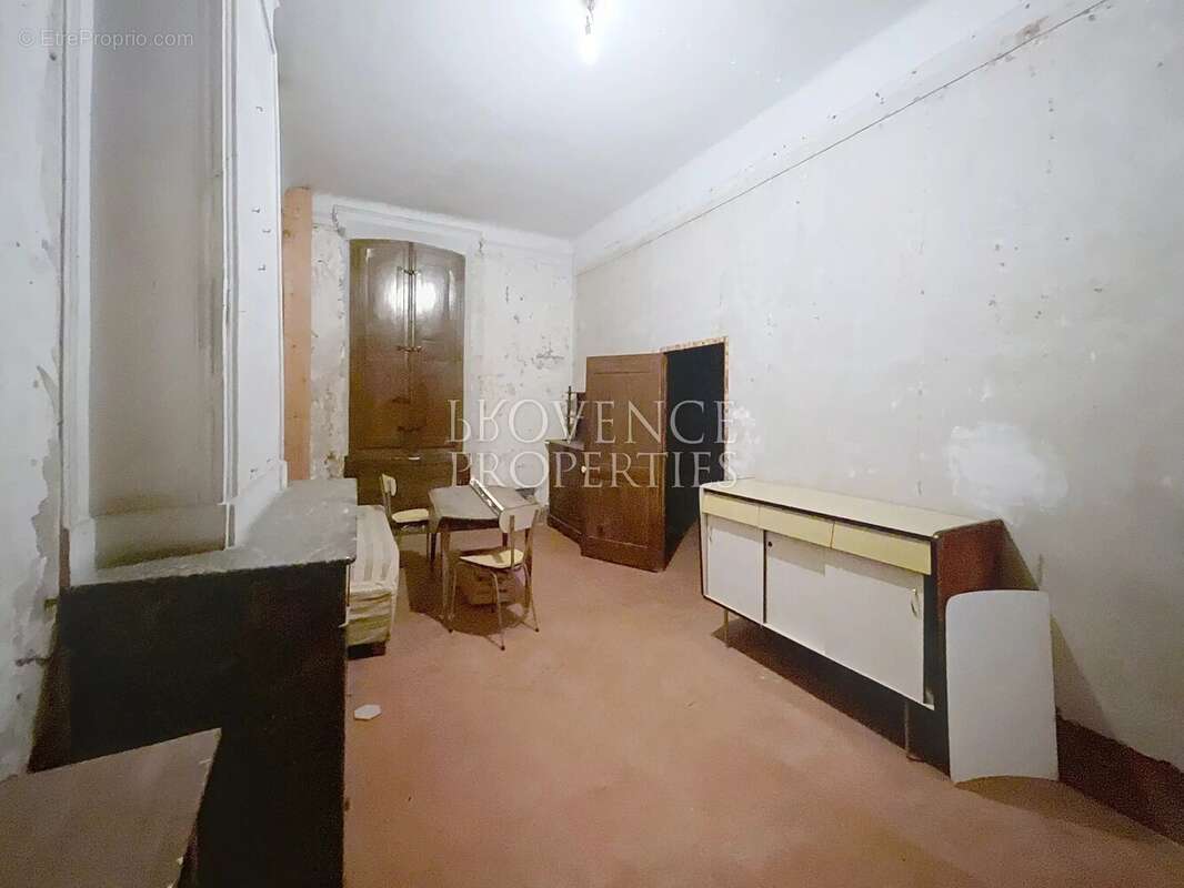 Appartement à COTIGNAC