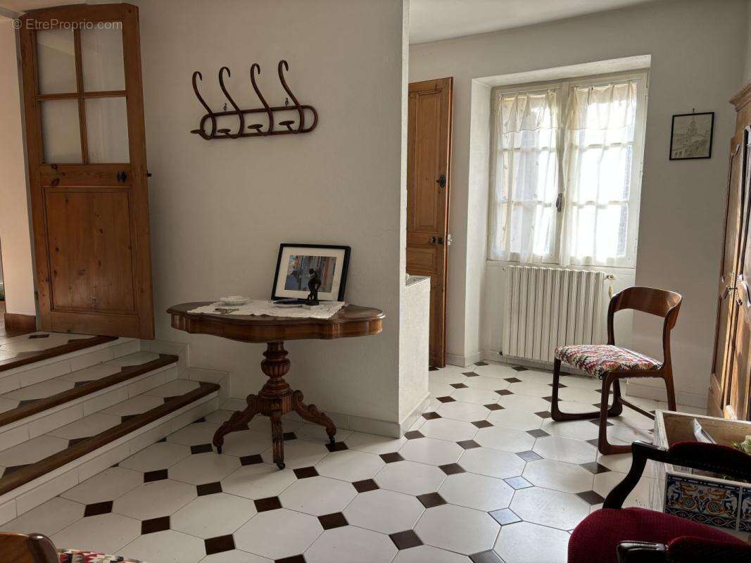 Maison à REMOULINS