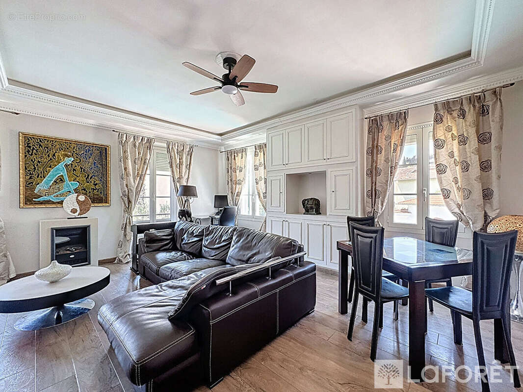 Appartement à ROQUEBRUNE-CAP-MARTIN