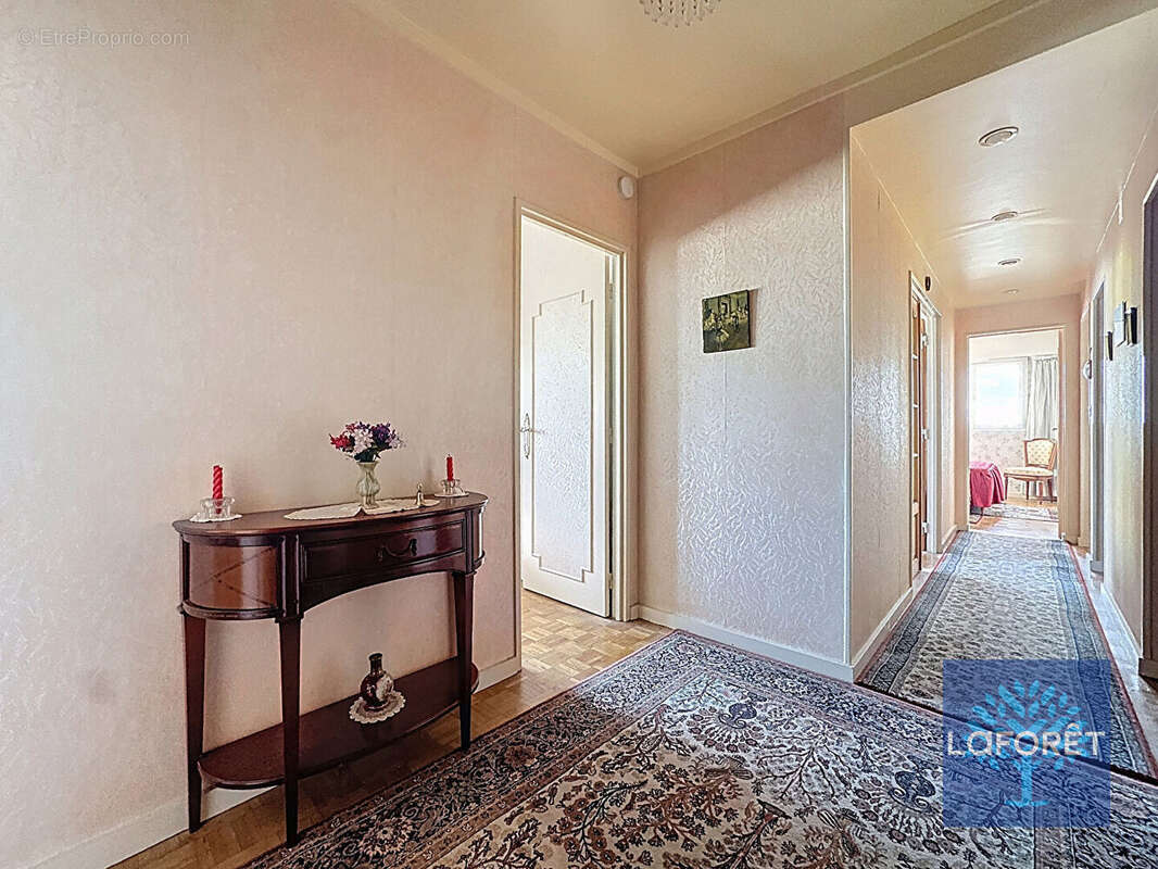 Appartement à CHILLY-MAZARIN