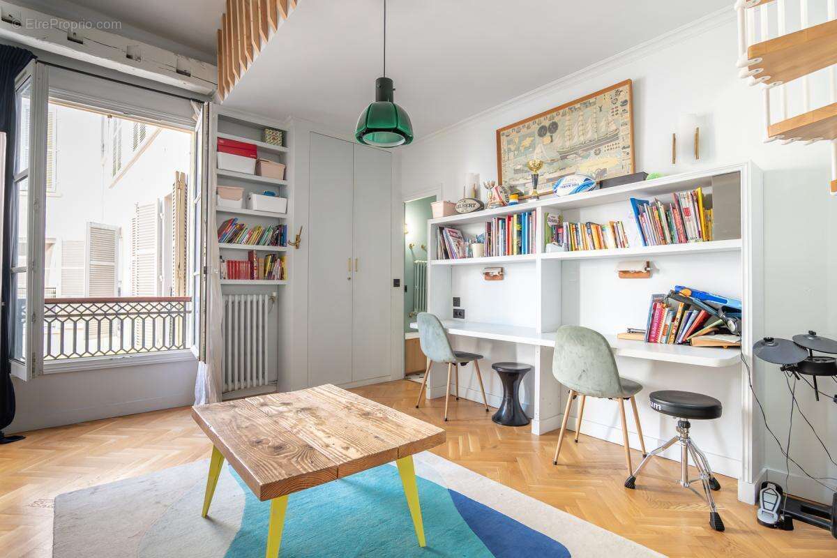 Appartement à PARIS-3E