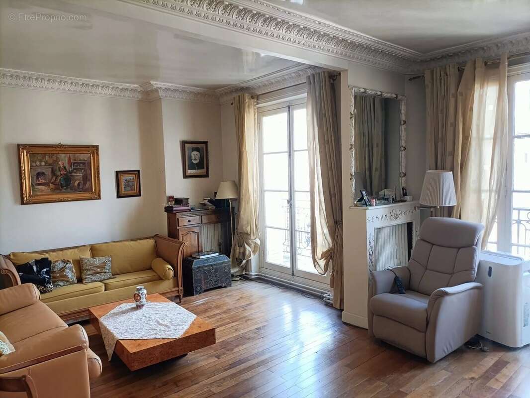 Appartement à PARIS-15E