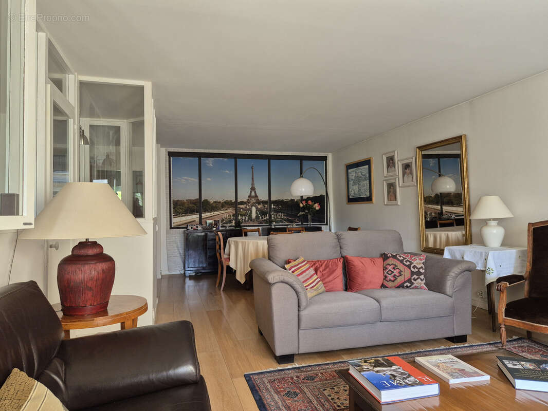 Appartement à LA GARENNE-COLOMBES