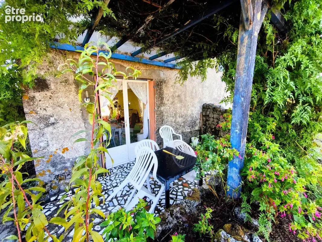 Maison de campagne avec 3/4 chambres, piscine chauffée et deux granges - photo 2