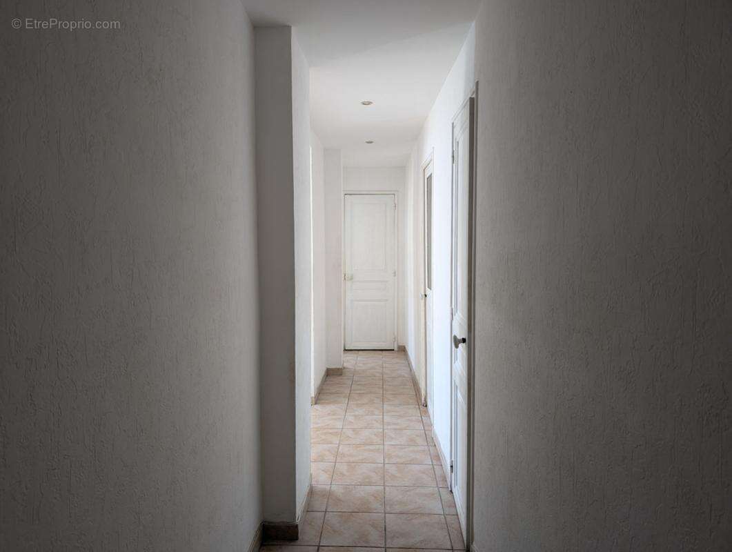 Appartement à MARSEILLE-7E