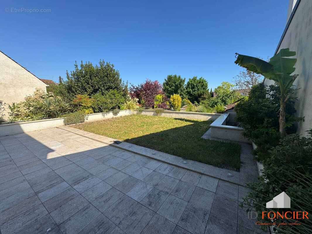 Maison à CHILLY-MAZARIN