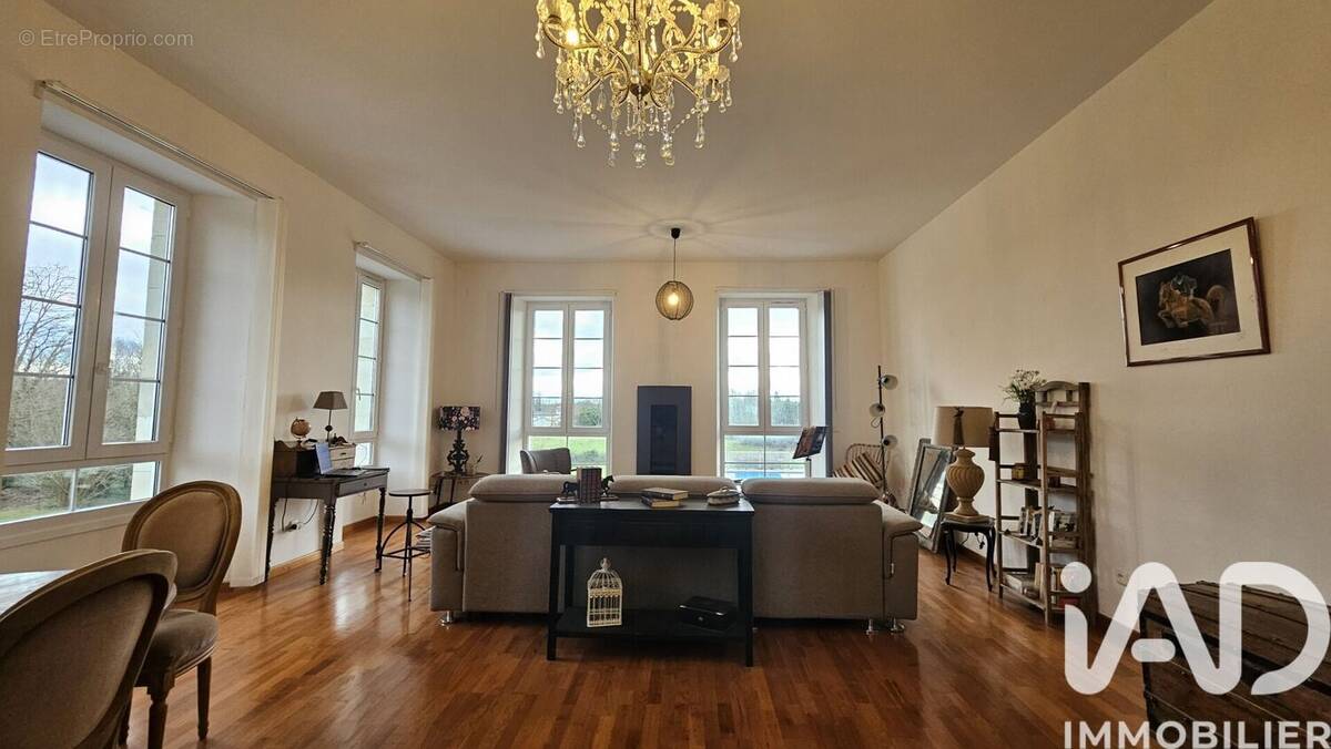 Appartement 83 m² à Escos  - photo 1