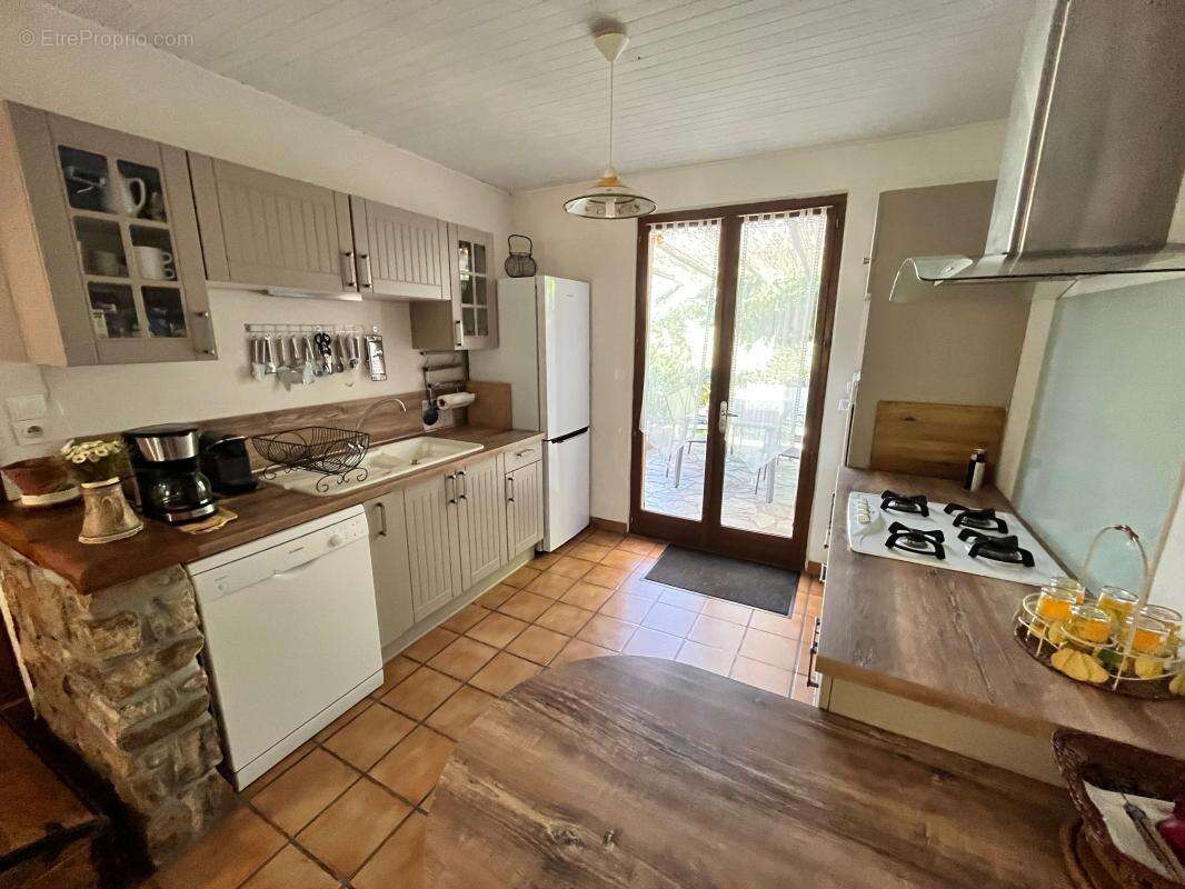 Maison avec jardin et piscine - photo 12