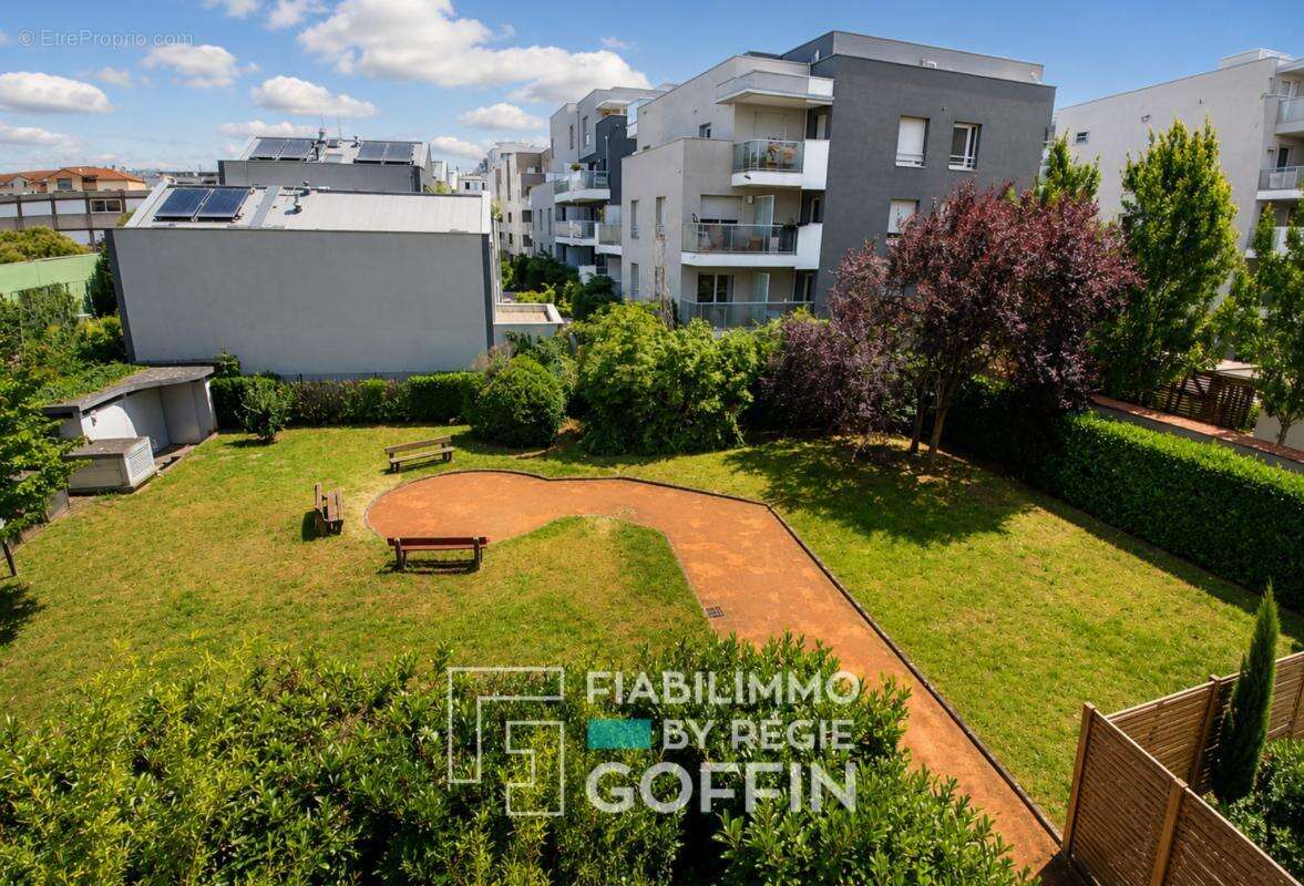 Appartement t1 - balcon - charpennes / republique - photo 2