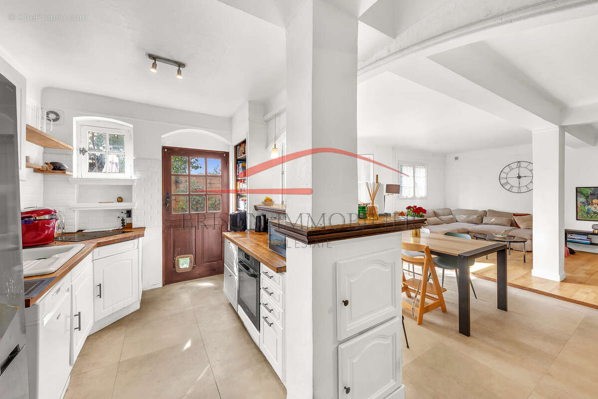 Appartement à LA COLLE-SUR-LOUP