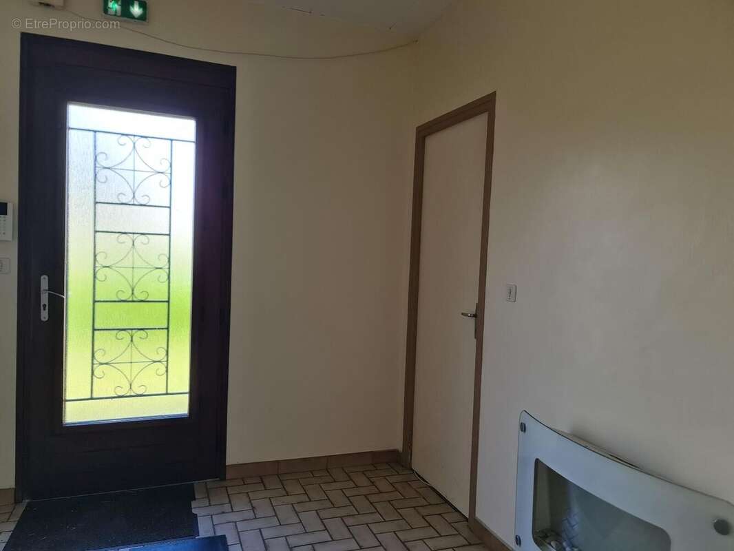 Photo 6 - Commerce à SAINT-GOBAIN