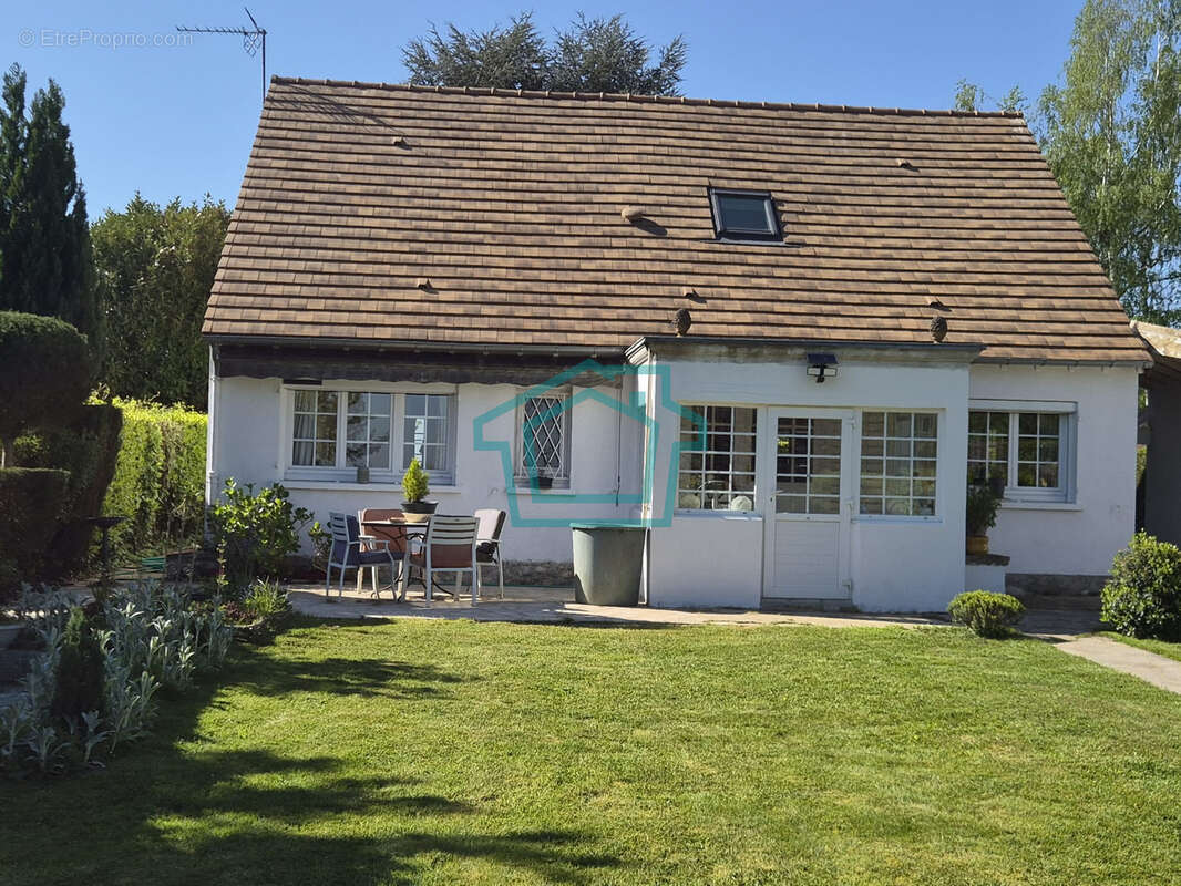 Maison à LE TREMBLAY-SUR-MAULDRE