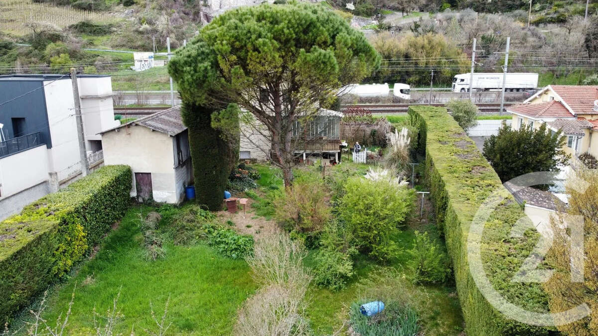 Maison à SAINT-CYR-SUR-LE-RHONE