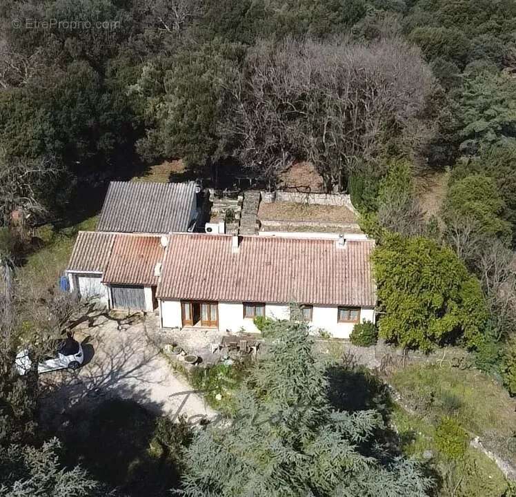 Maison à MALATAVERNE