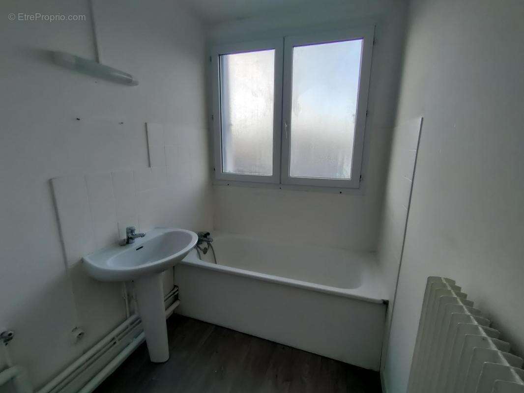Appartement à LAMORLAYE