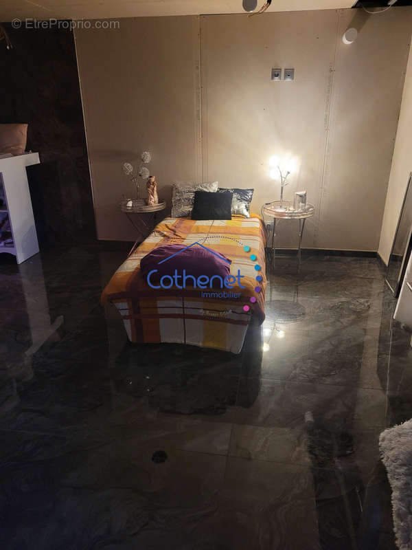 Maison à BOURG-LE-COMTE