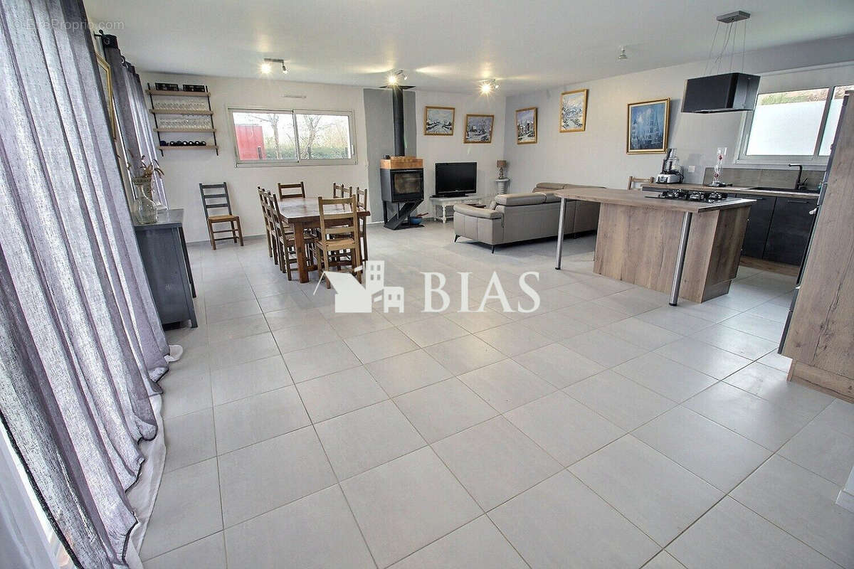 Maison à VIEUX-MANOIR