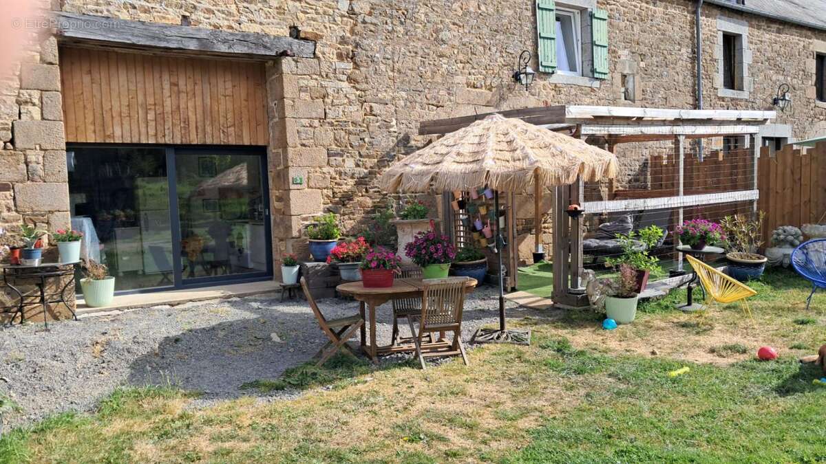 Maison à COMBOURG