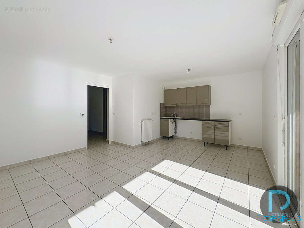 Appartement 56 m² à Bourgoin-Jallieu  - photo 2