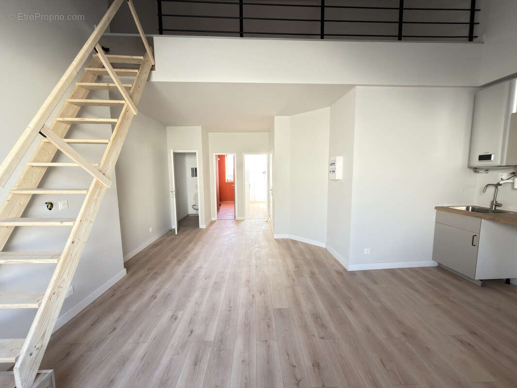 Appartement à MARSEILLE-1E