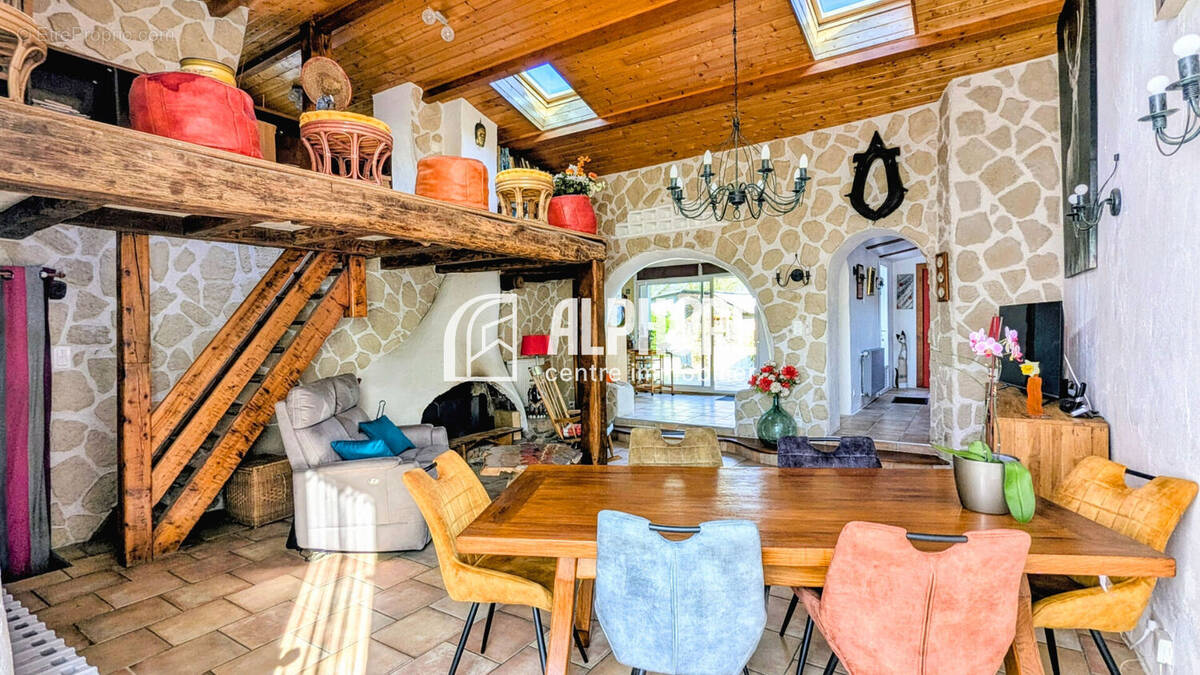 Maison à SAINTE-PAZANNE