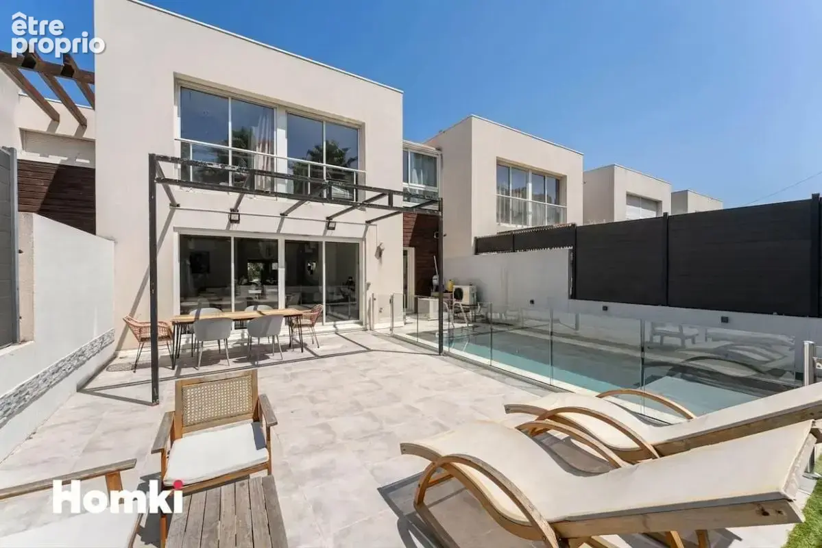 Maison/Villa T6 de 242 m à Marseille 13008/13009 - photo 17