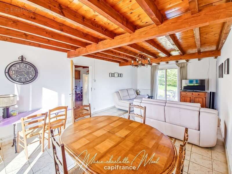 Maison à PONT-DE-VAUX