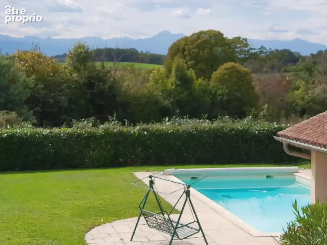 À vendre, proche Trie-sur-Baïse (Hautes-Pyrénées): Maison avec 3 chambres; jardin clos de 1 313 m² avec terrasse d'été et piscin - photo 2