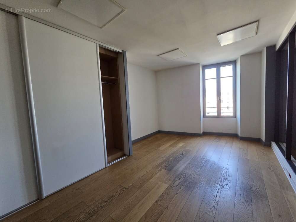 Commerce à COGNAC