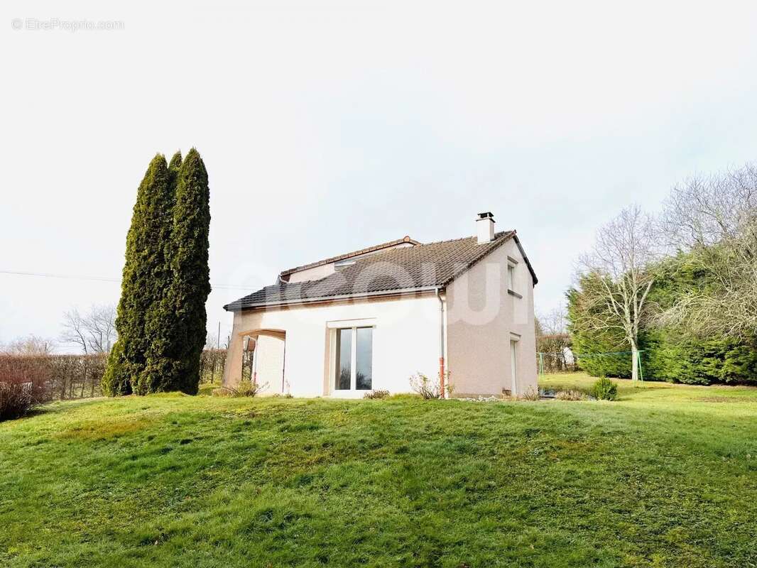Maison à CHARBONNIERES-LES-VIEILLES