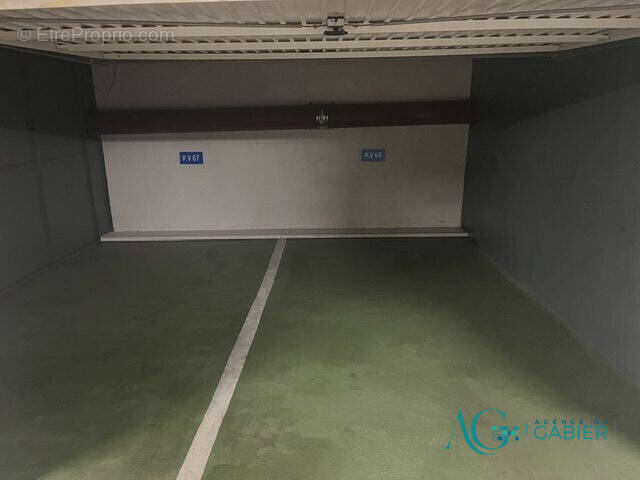 Parking à HYERES