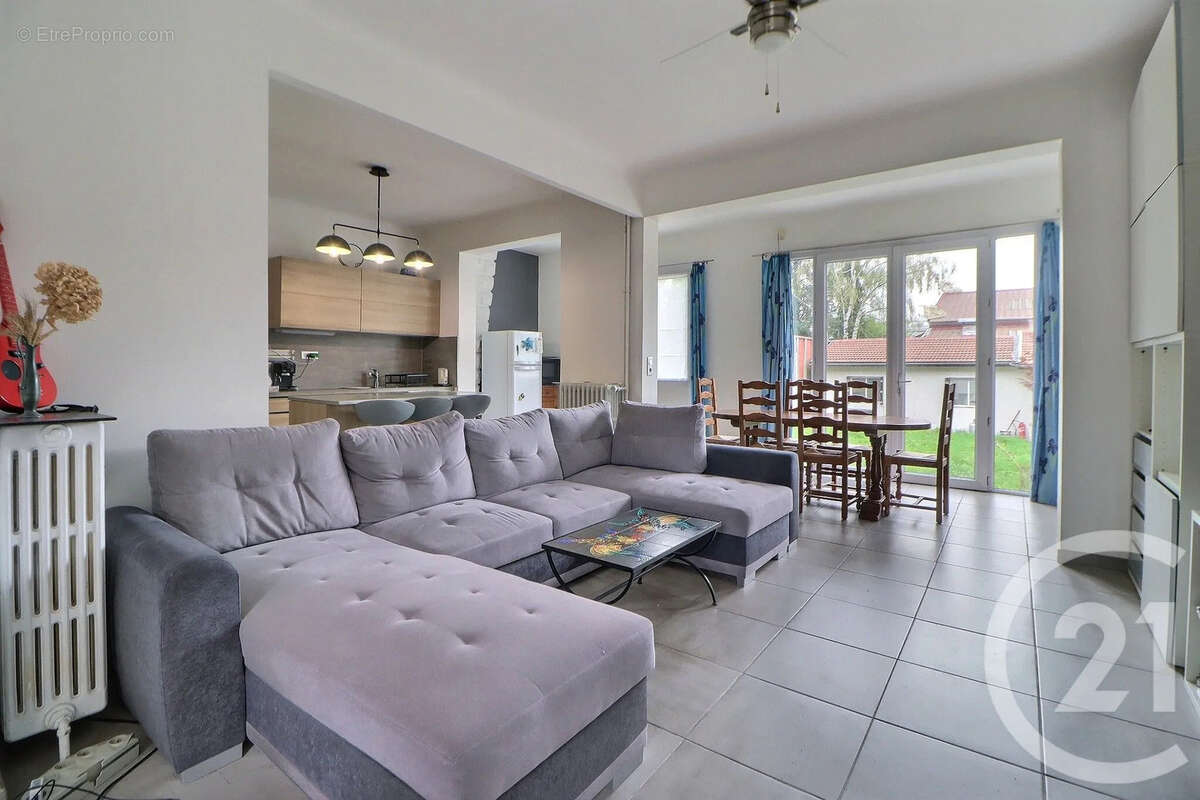 Maison 171 m² à Aulnay-Sous-Bois  - photo 2