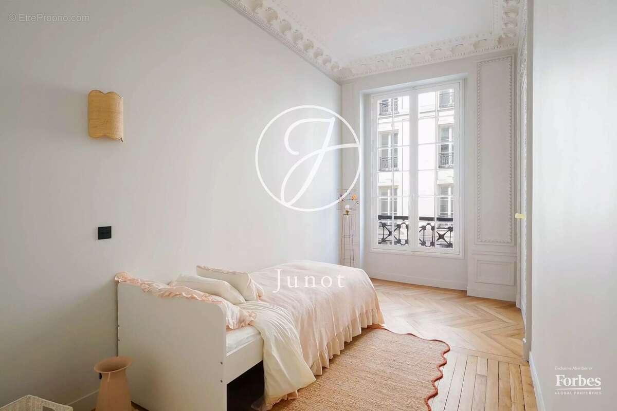 Appartement à PARIS-9E