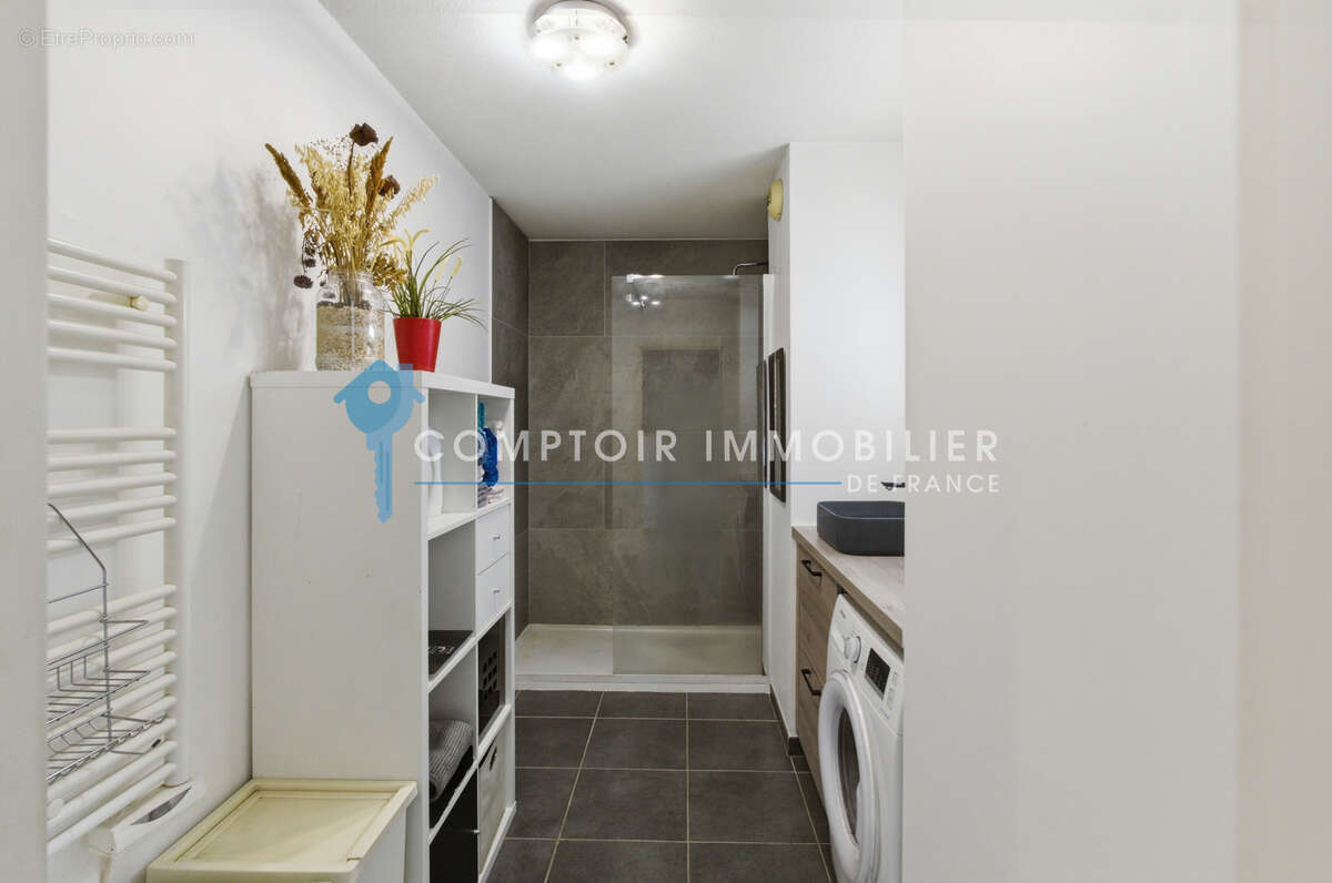 Appartement à SAINT-MARTIN-D'HERES